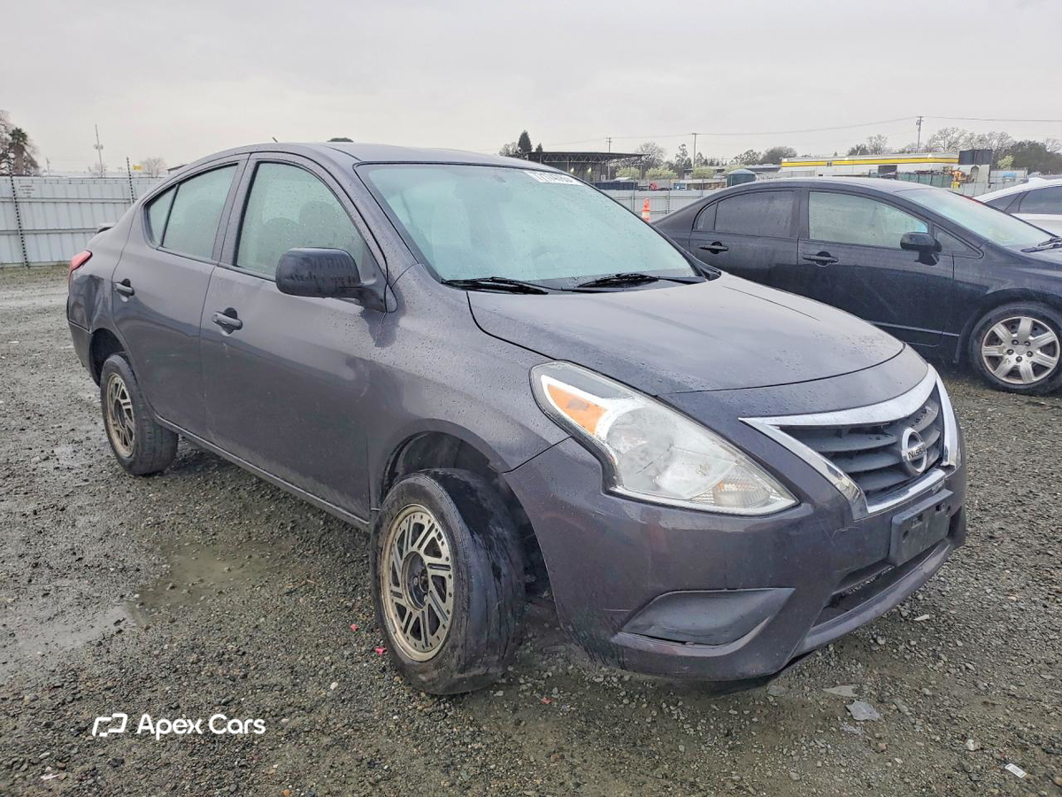 Nissan Versa 2015