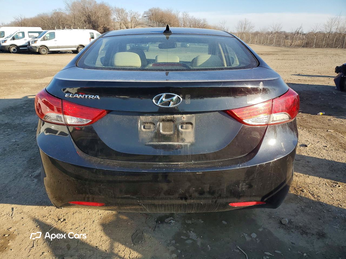 Hyundai Elantra 2012