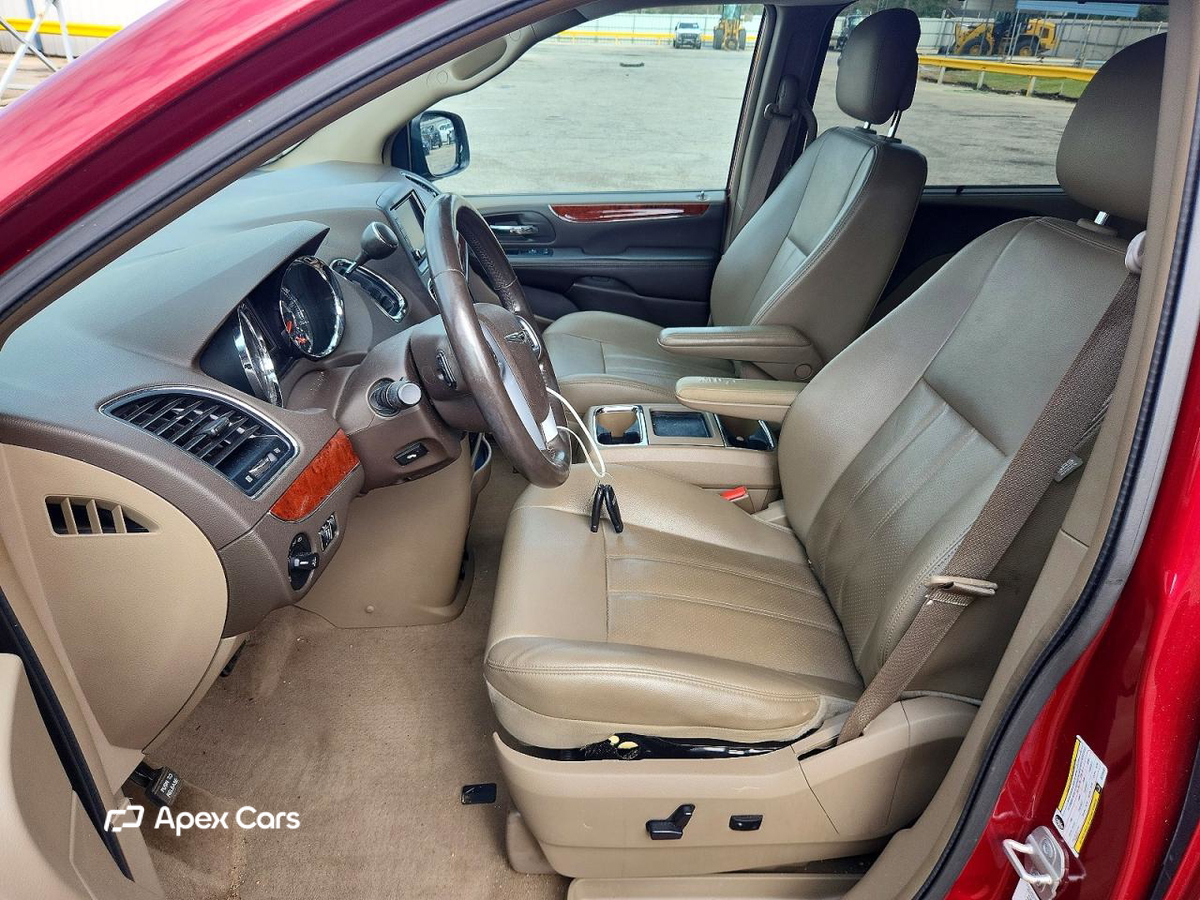 Chrysler Voyager 2013
