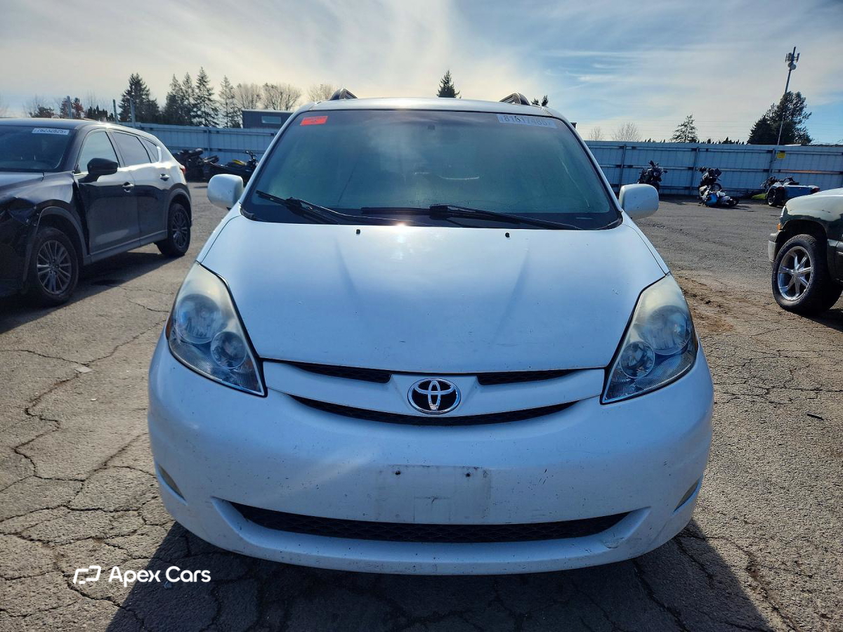 Toyota Sienna 2010