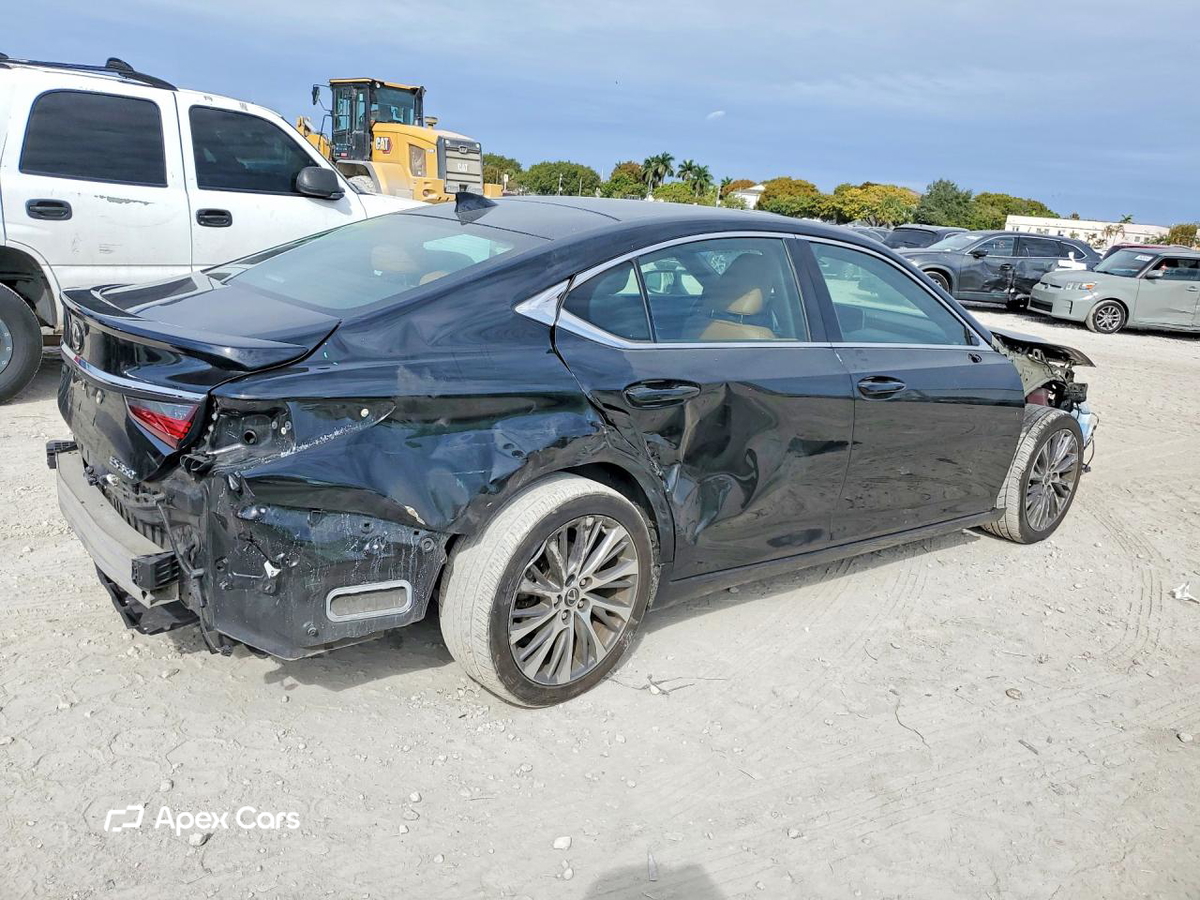 Lexus ES 2021