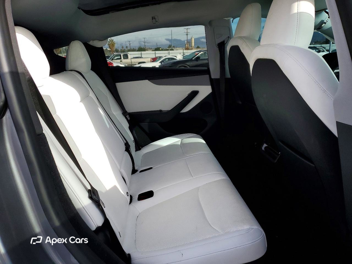 Tesla Model Y 2026
