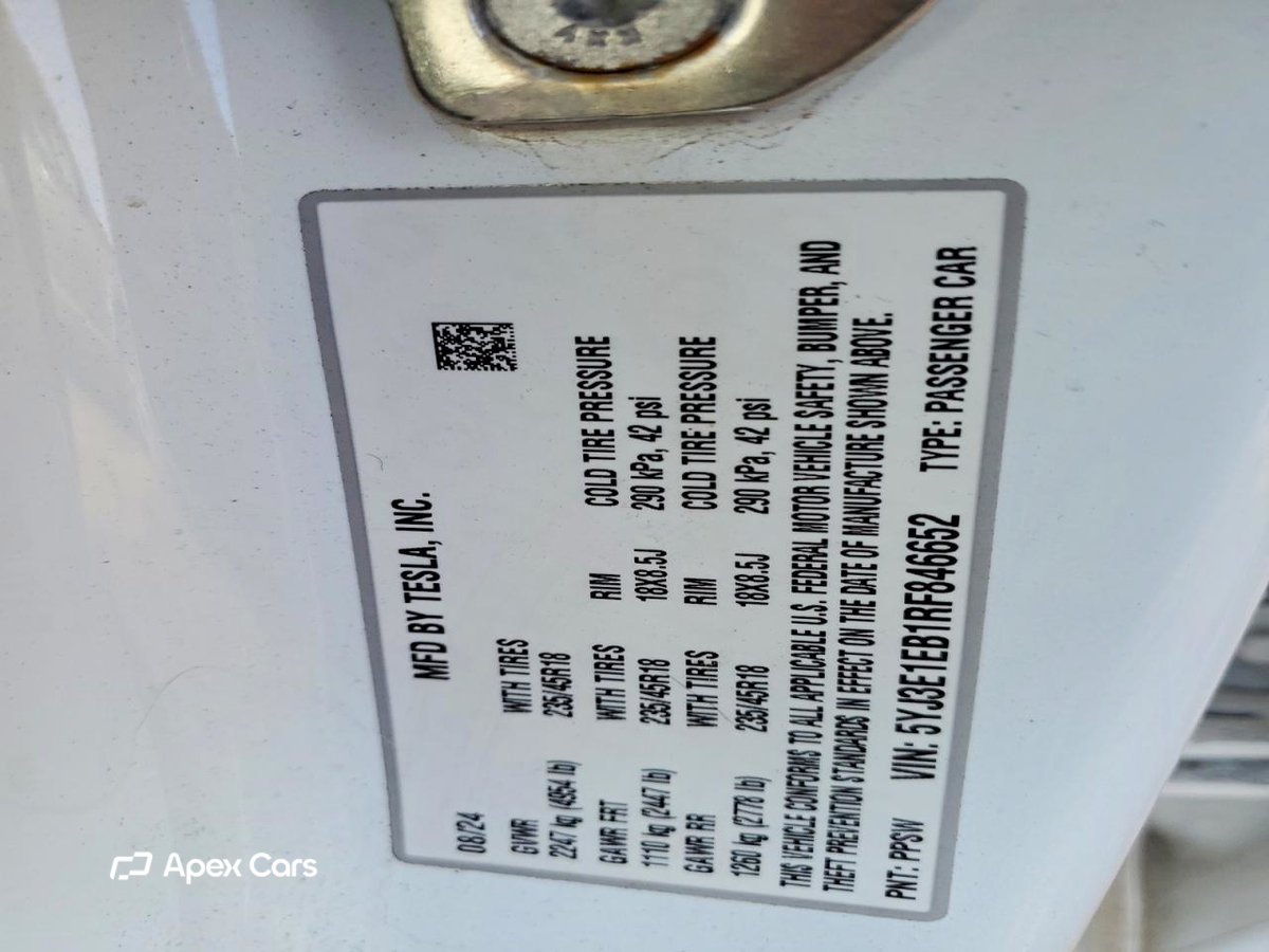 Tesla Model 3 2024