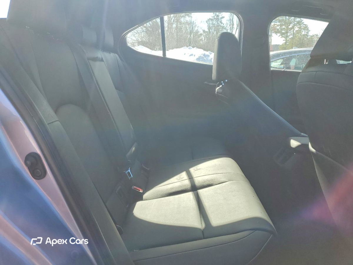 Lexus UX 2023