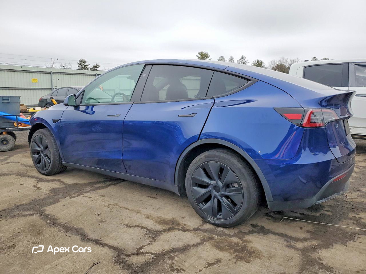 Tesla Model Y 2024