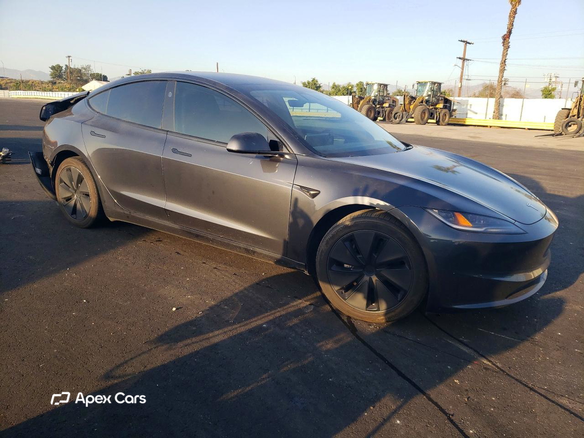 Tesla Model 3 2024