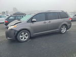 Toyota Sienna 2011