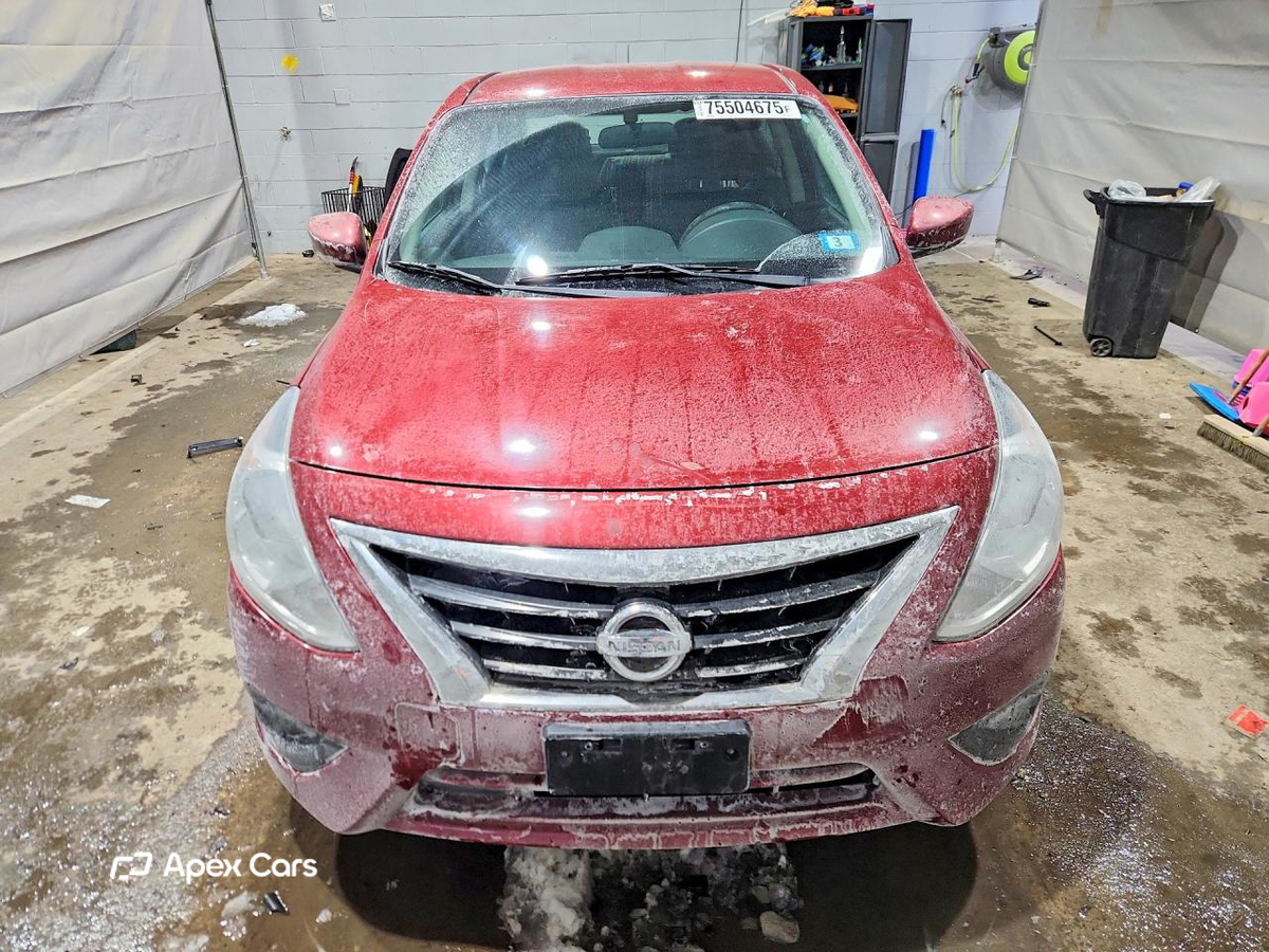 Nissan Versa 2015