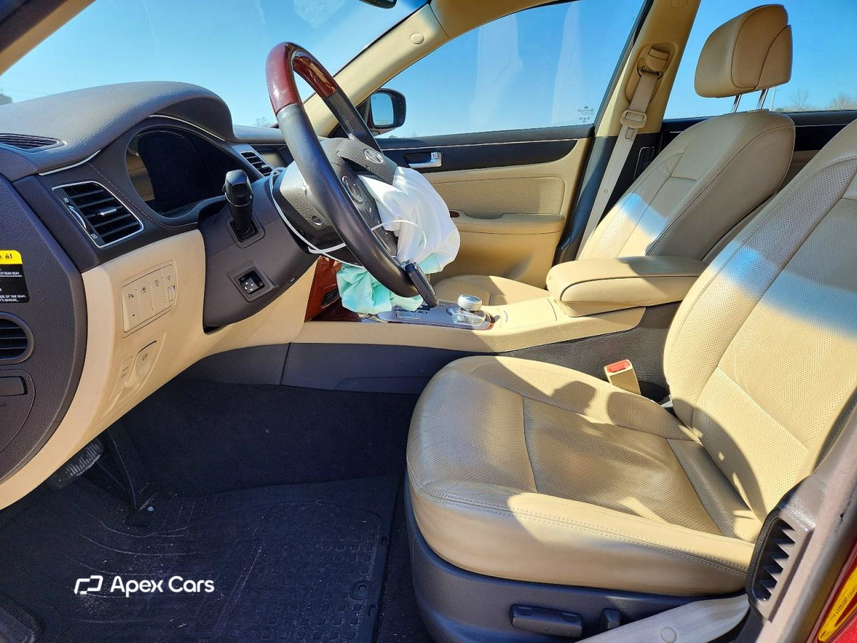 Hyundai Genesis 2012