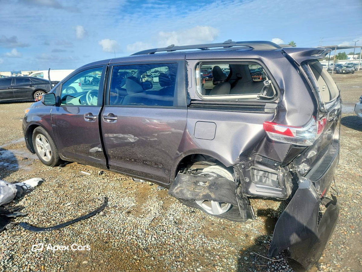 Toyota Sienna 2011