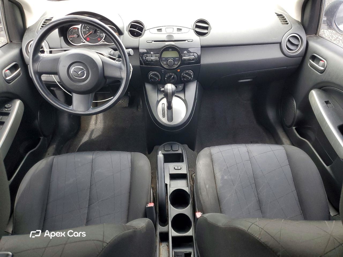 Mazda 2 2012