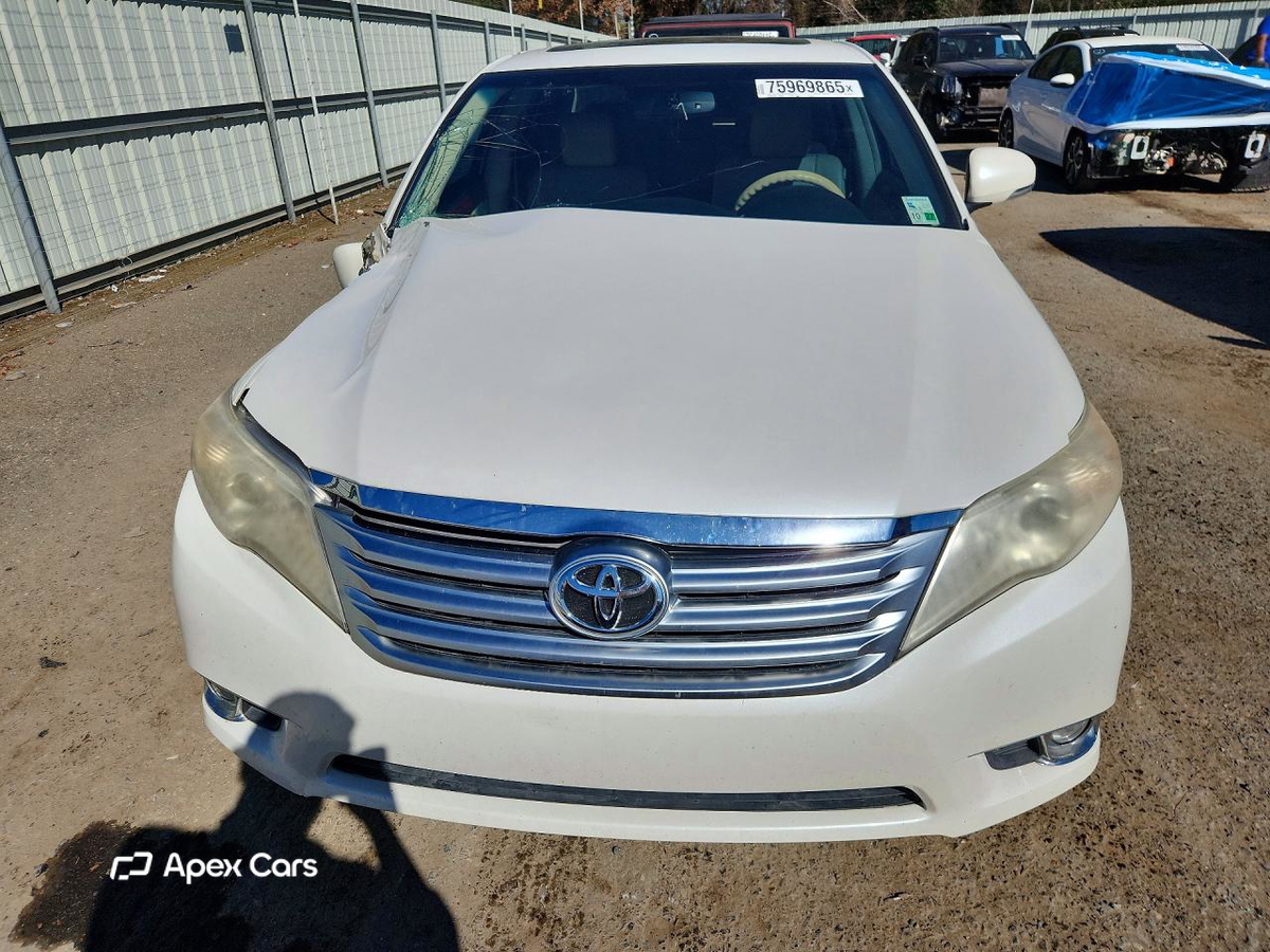Toyota Avalon 2012