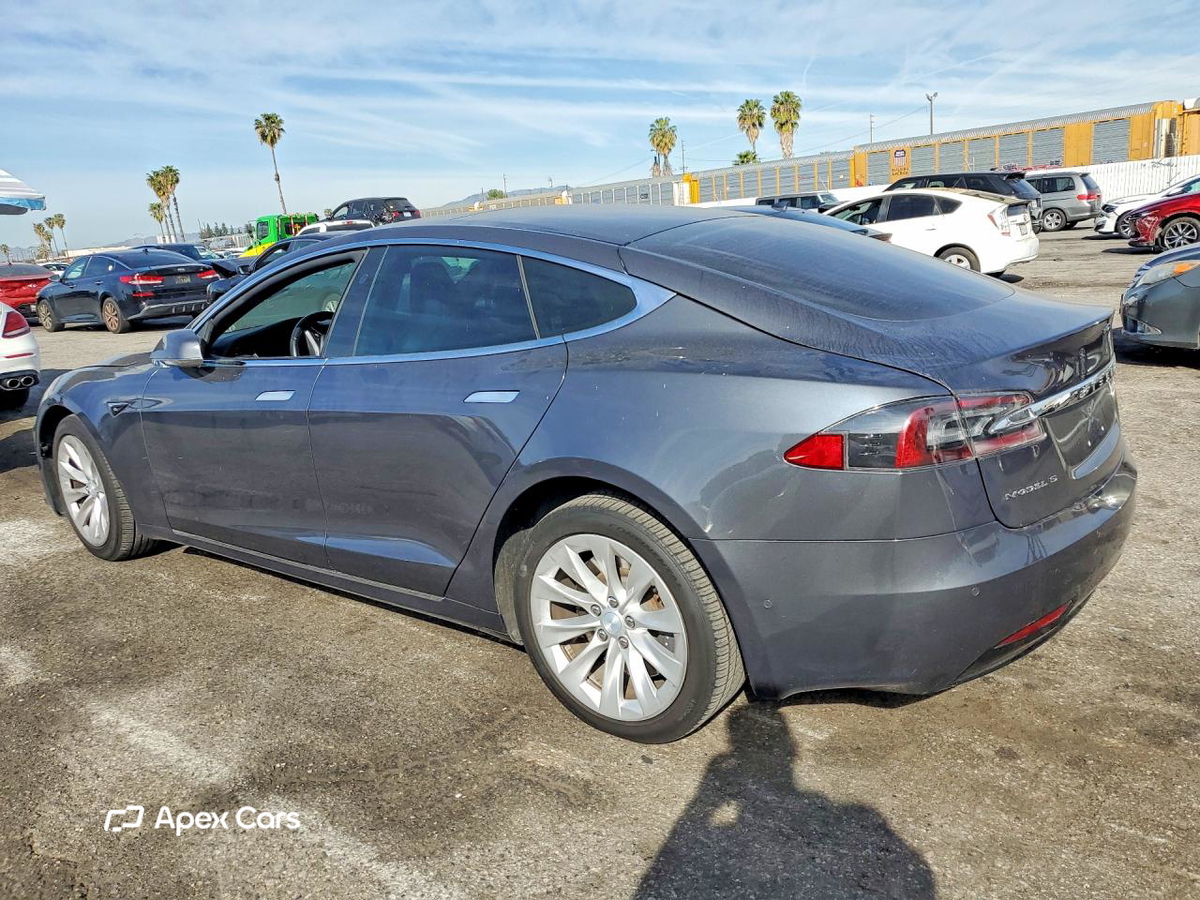 Tesla Model S 2018