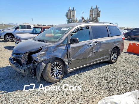 Toyota Sienna 2018 - Image 1 of 14