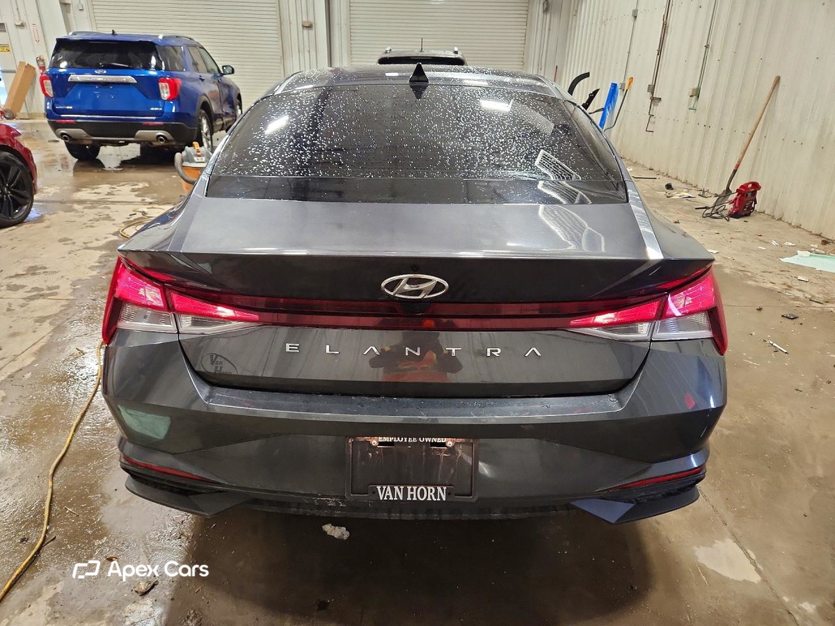 Hyundai Elantra 2021
