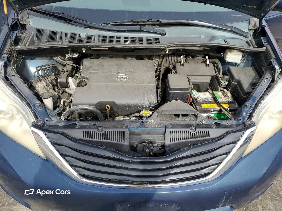 Toyota Sienna 2012