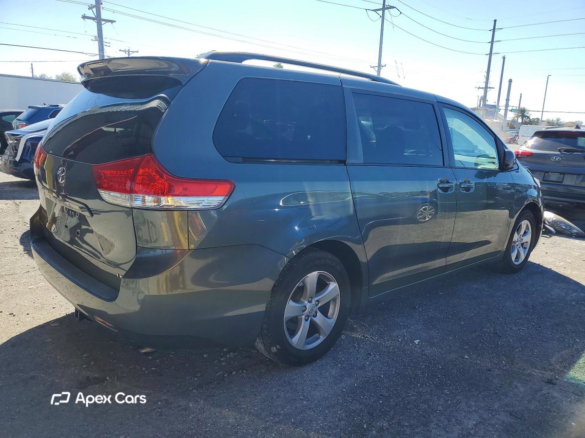 Toyota Sienna 2014
