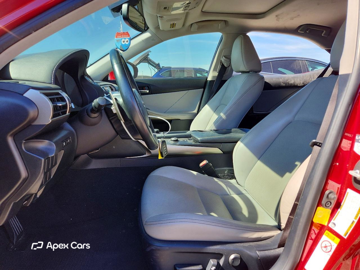 Lexus IS 2015
