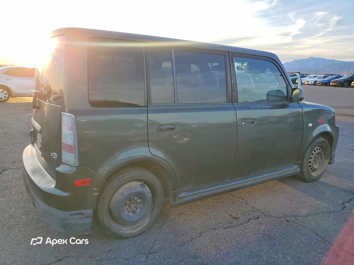 Scion xB 2005