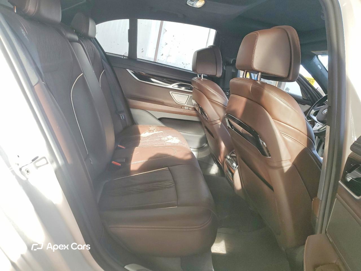 BMW Series 7 2016