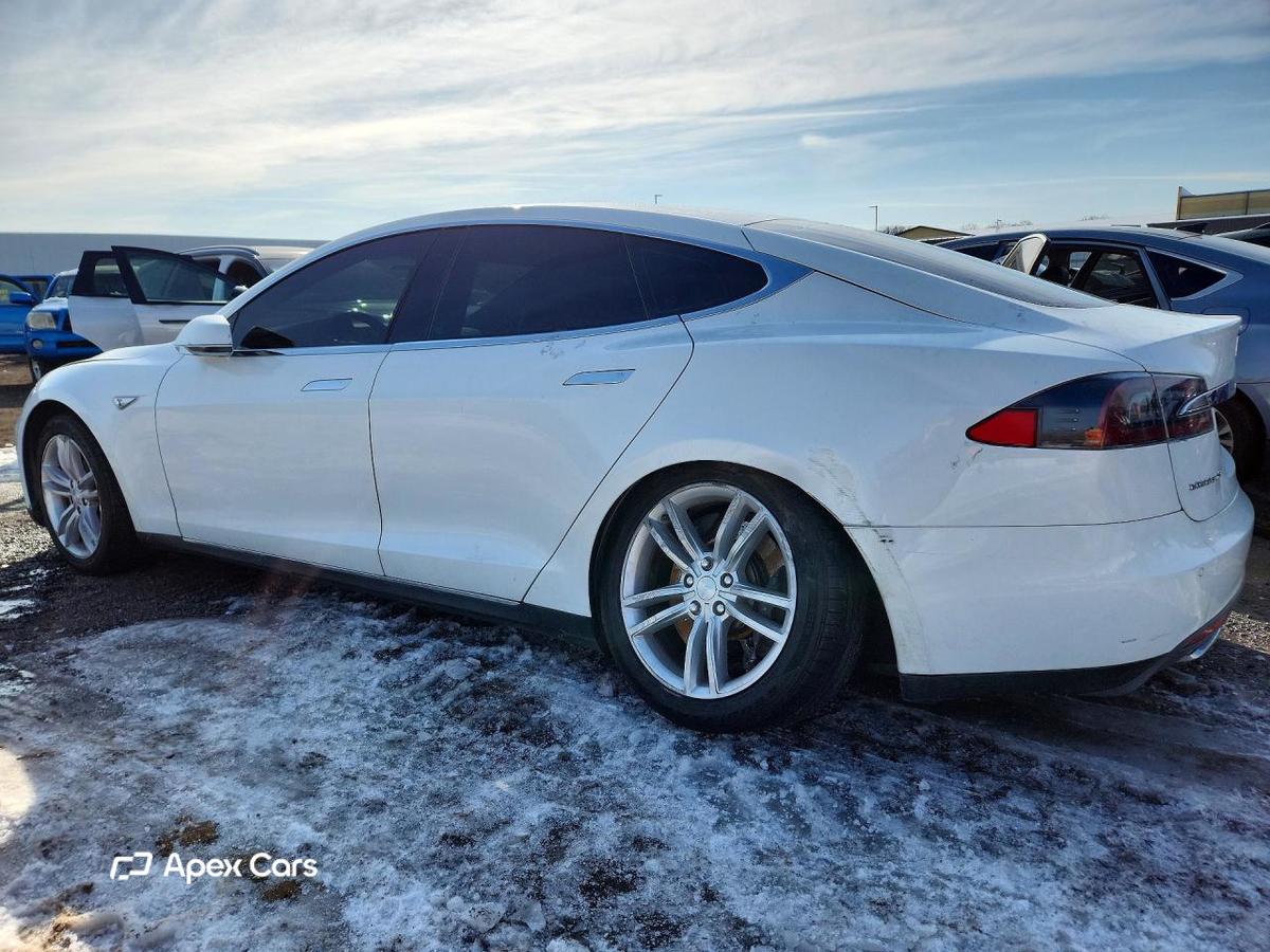 Tesla Model S 2014