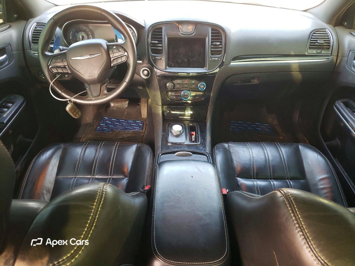 Chrysler 300 2021