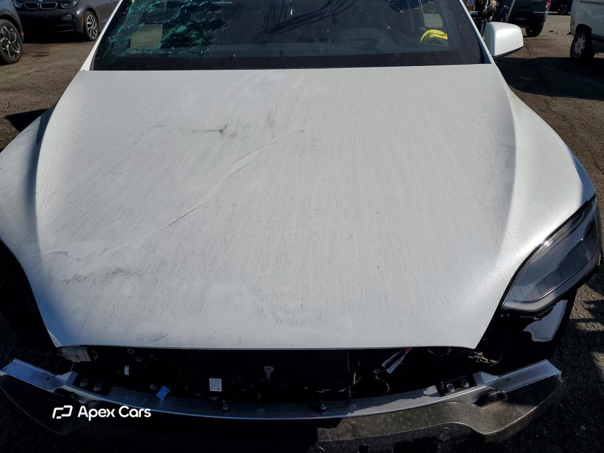 Tesla Model X 2025