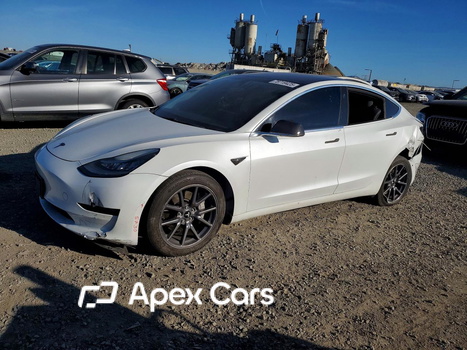Tesla Model 3 2020 - Image 1 of 12