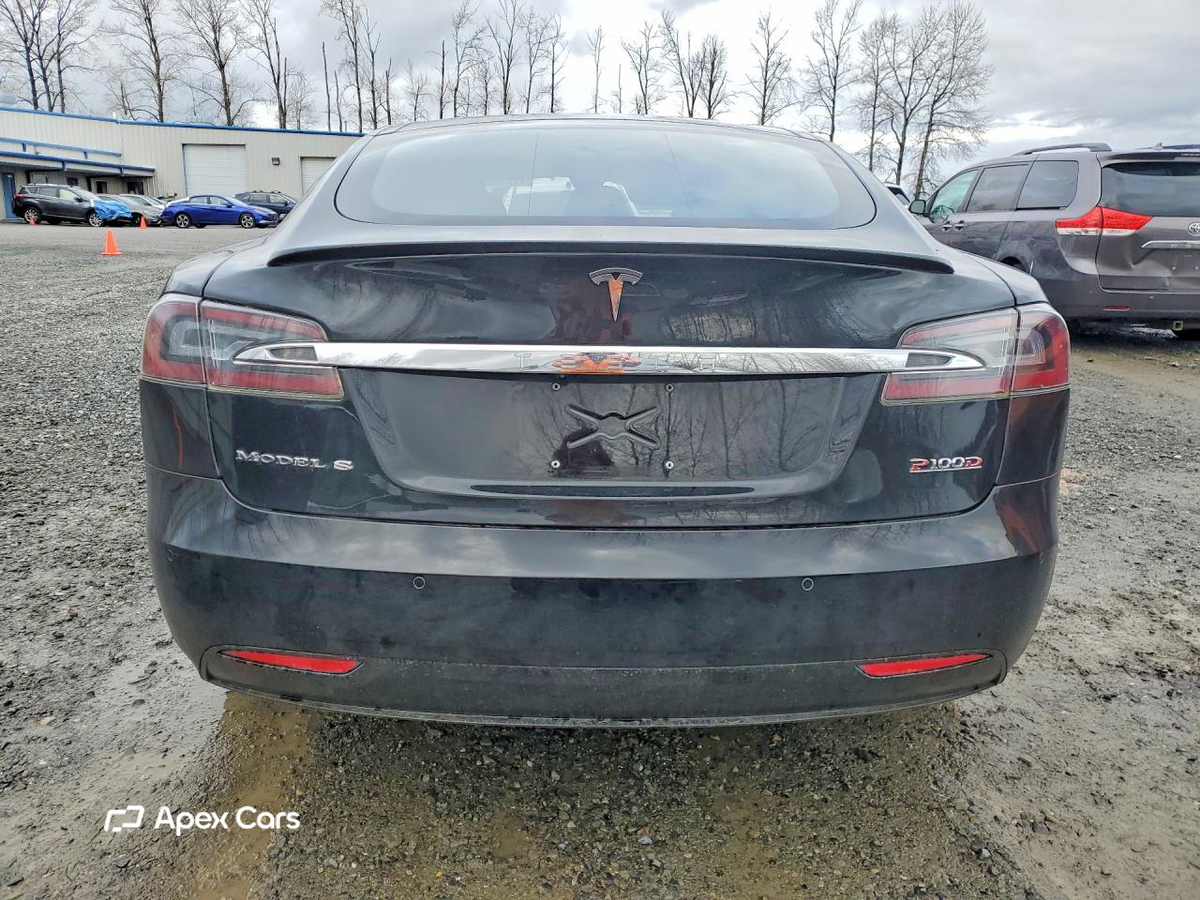 Tesla Model S 2016