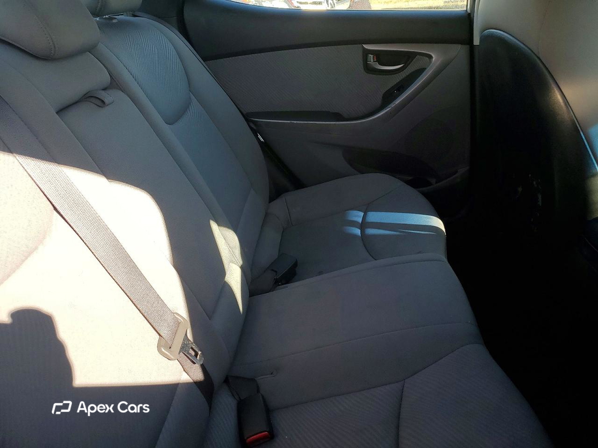 Hyundai Elantra 2013
