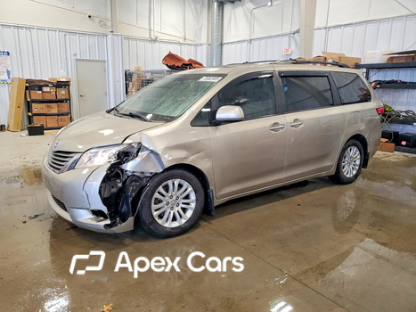 Toyota Sienna 2017 - Image 1 of 14