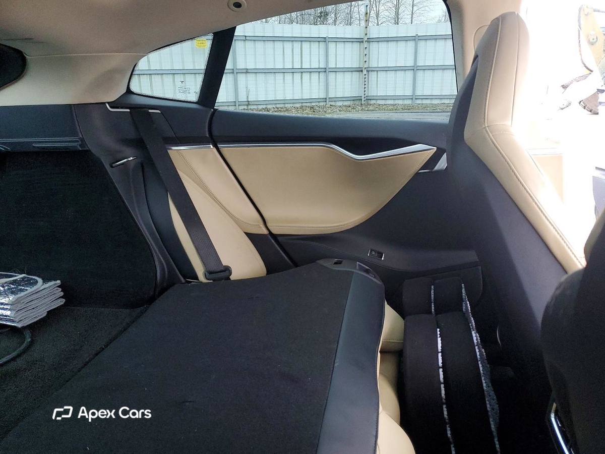Tesla Model S 2013