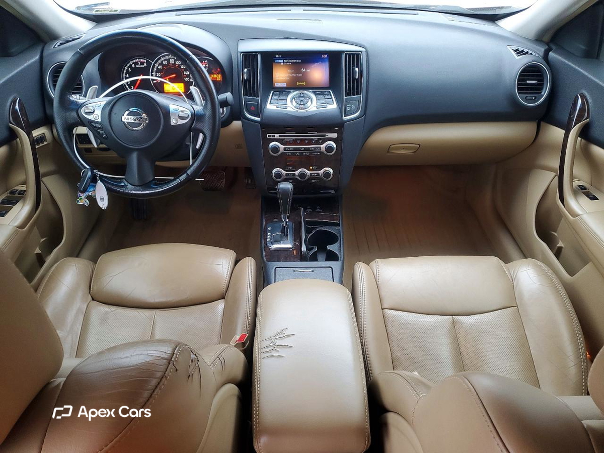 Nissan Maxima 2011
