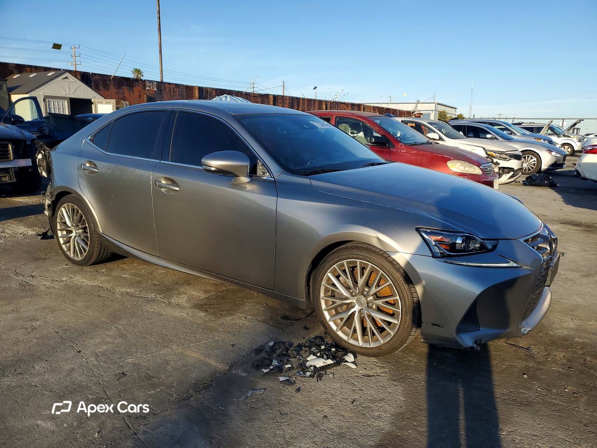 Lexus IS 2018