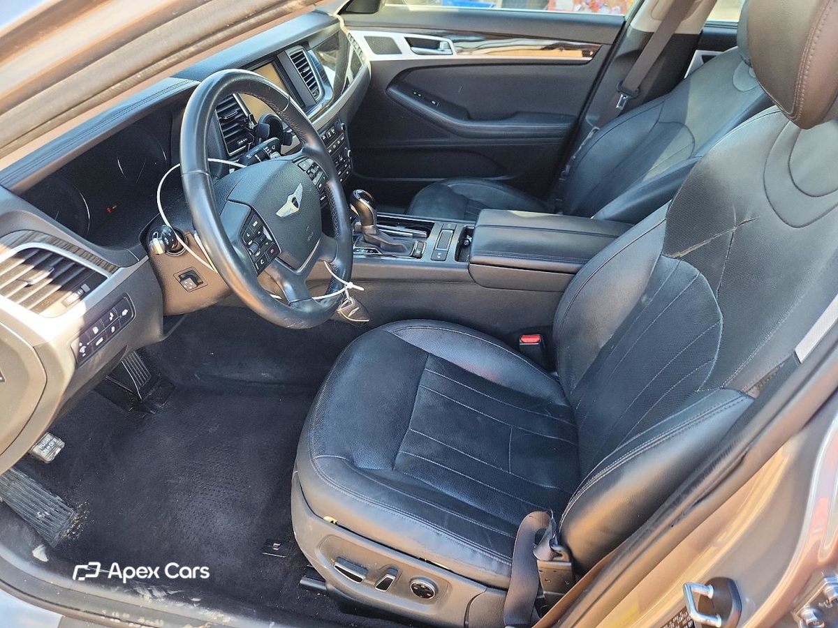 Hyundai Genesis 2015