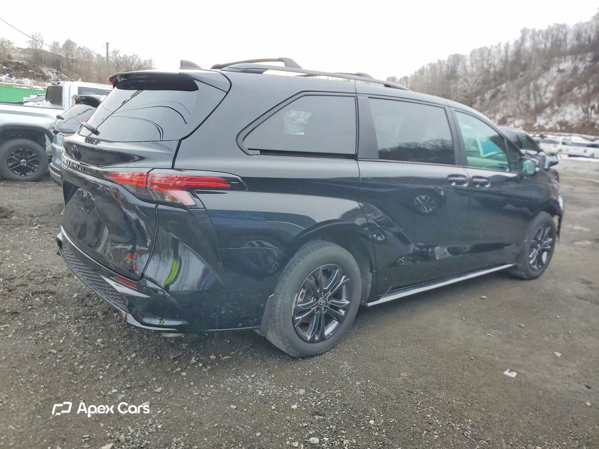 Toyota Sienna 2025