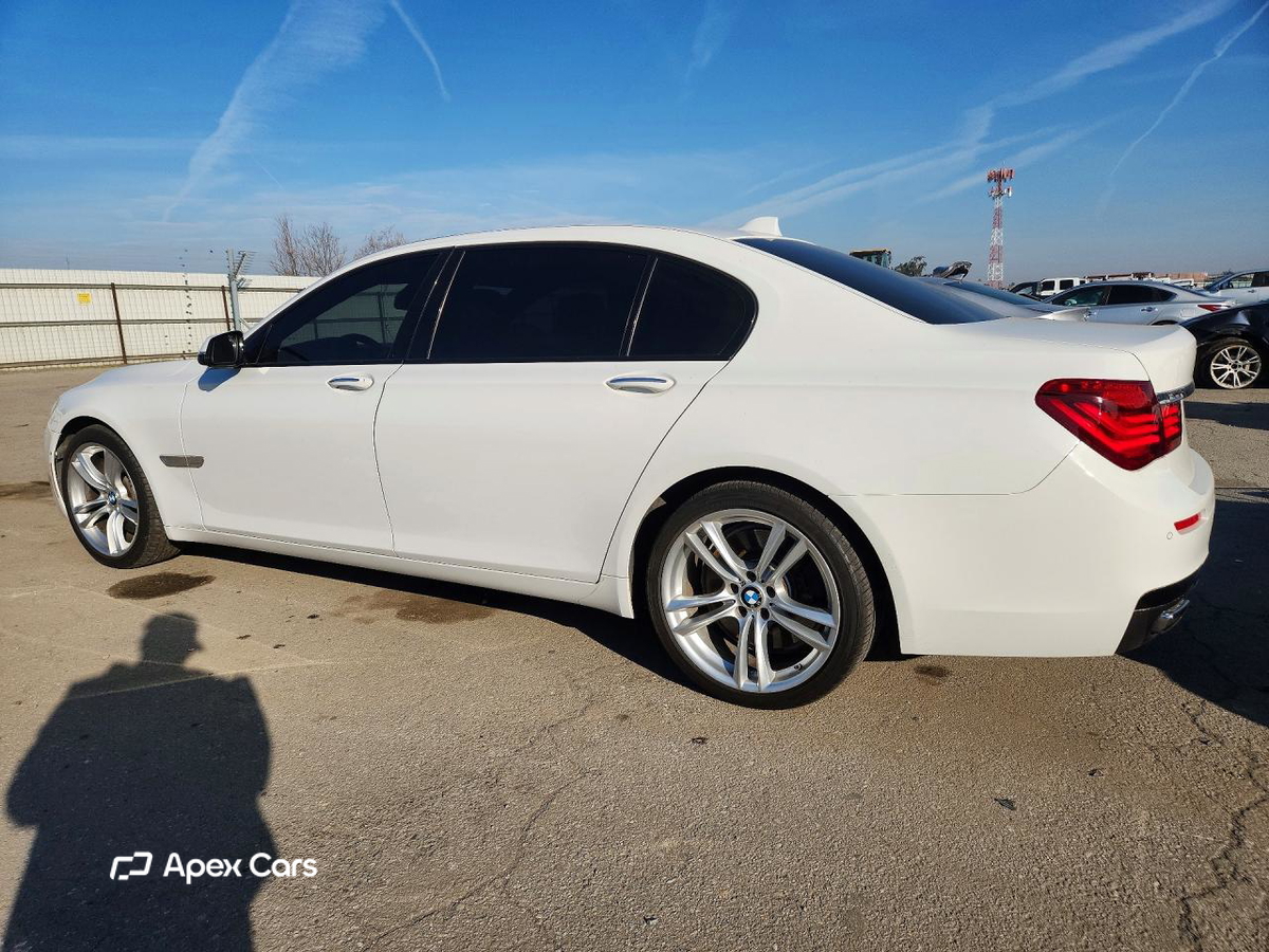BMW Series 7 2015