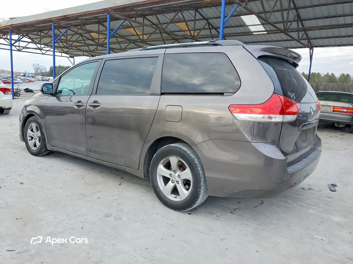 Toyota Sienna 2011