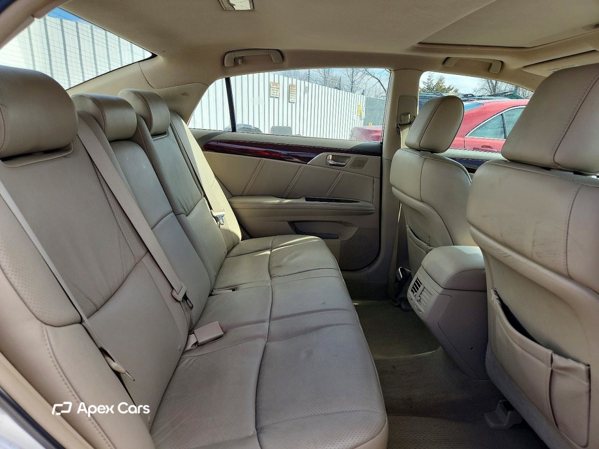 Toyota Avalon 2010