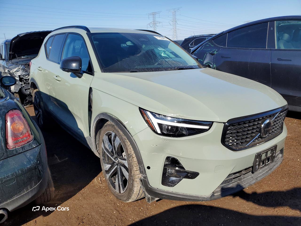 Volvo XC40 2025