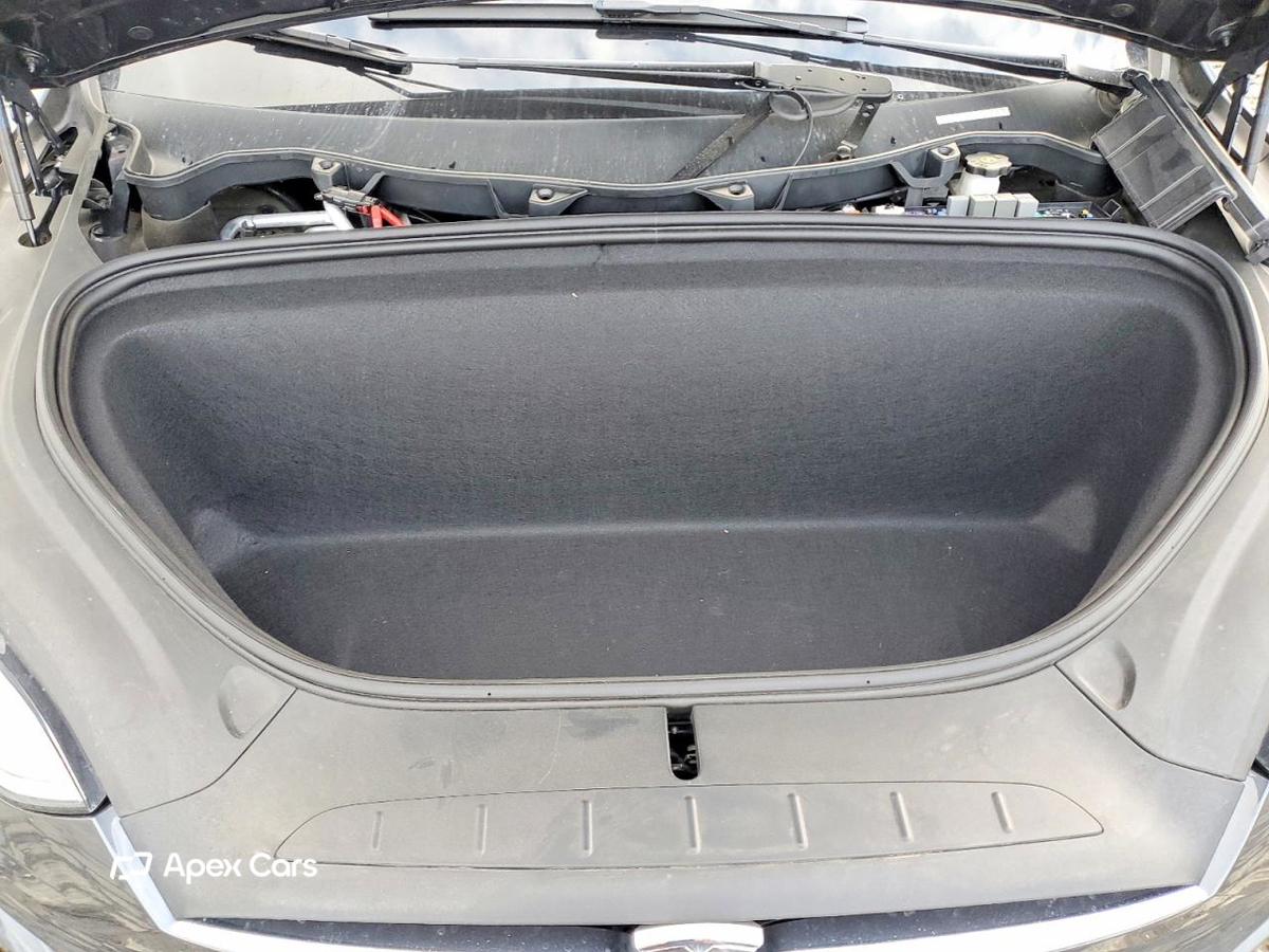 Tesla Model X 2019