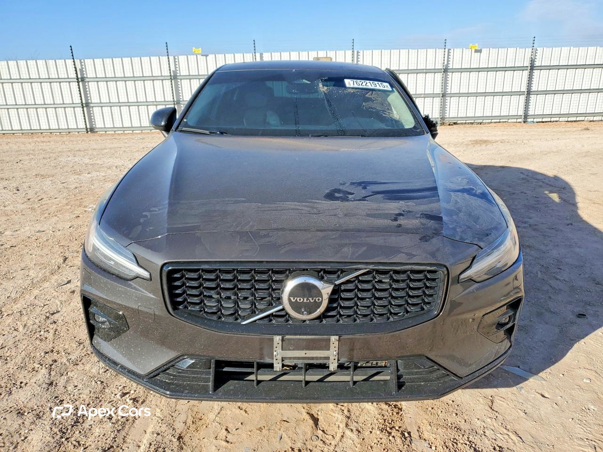 Volvo S60 2024