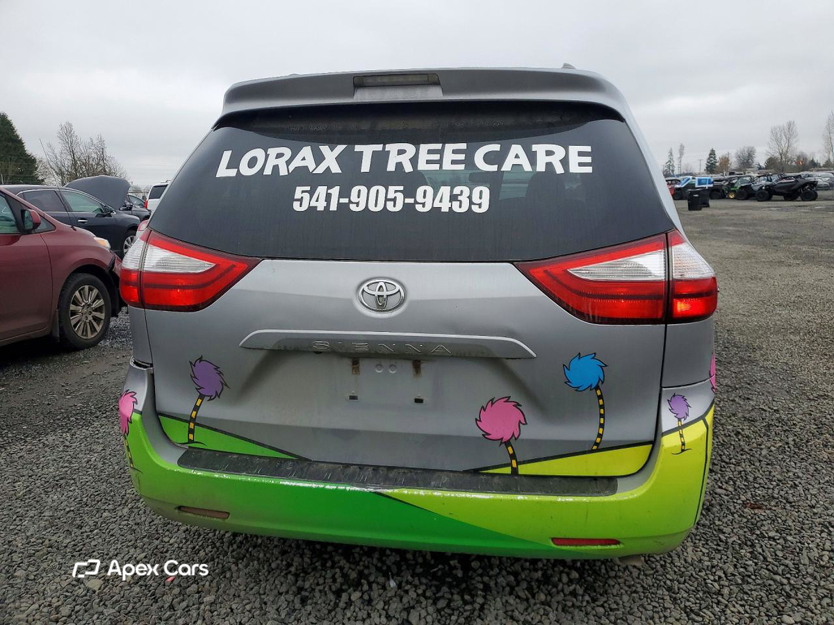 Toyota Sienna 2016