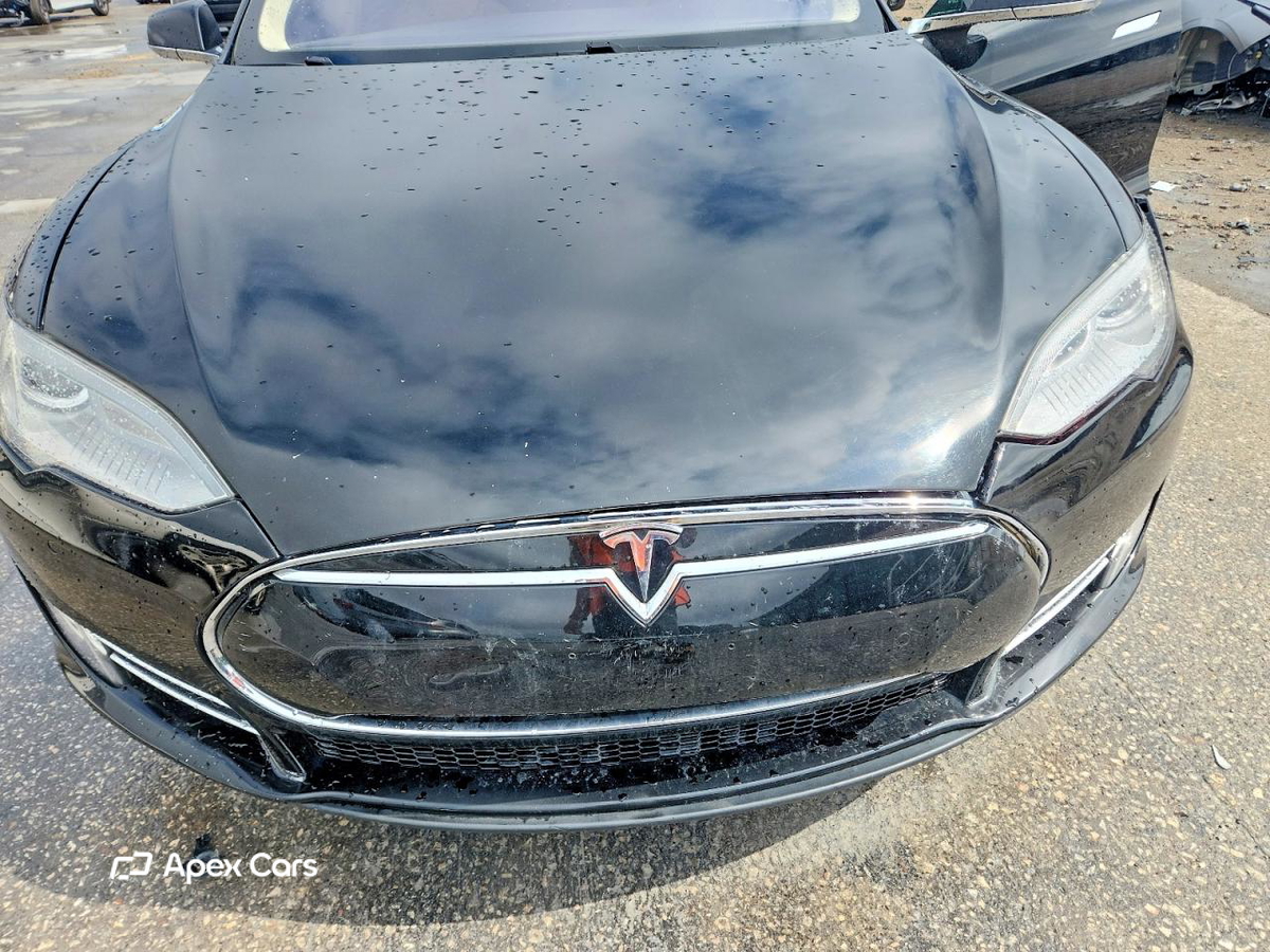 Tesla Model S 2014