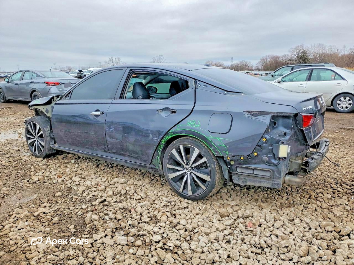 Nissan Altima 2020