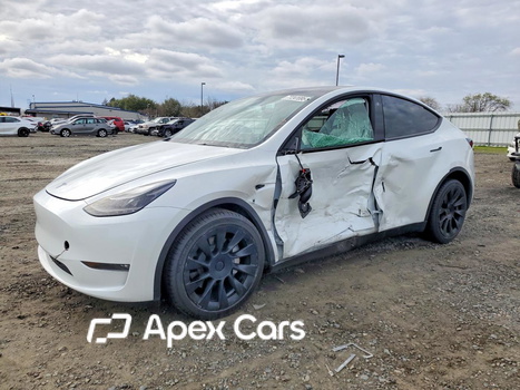 Tesla Model Y 2023 - Image 1 of 12