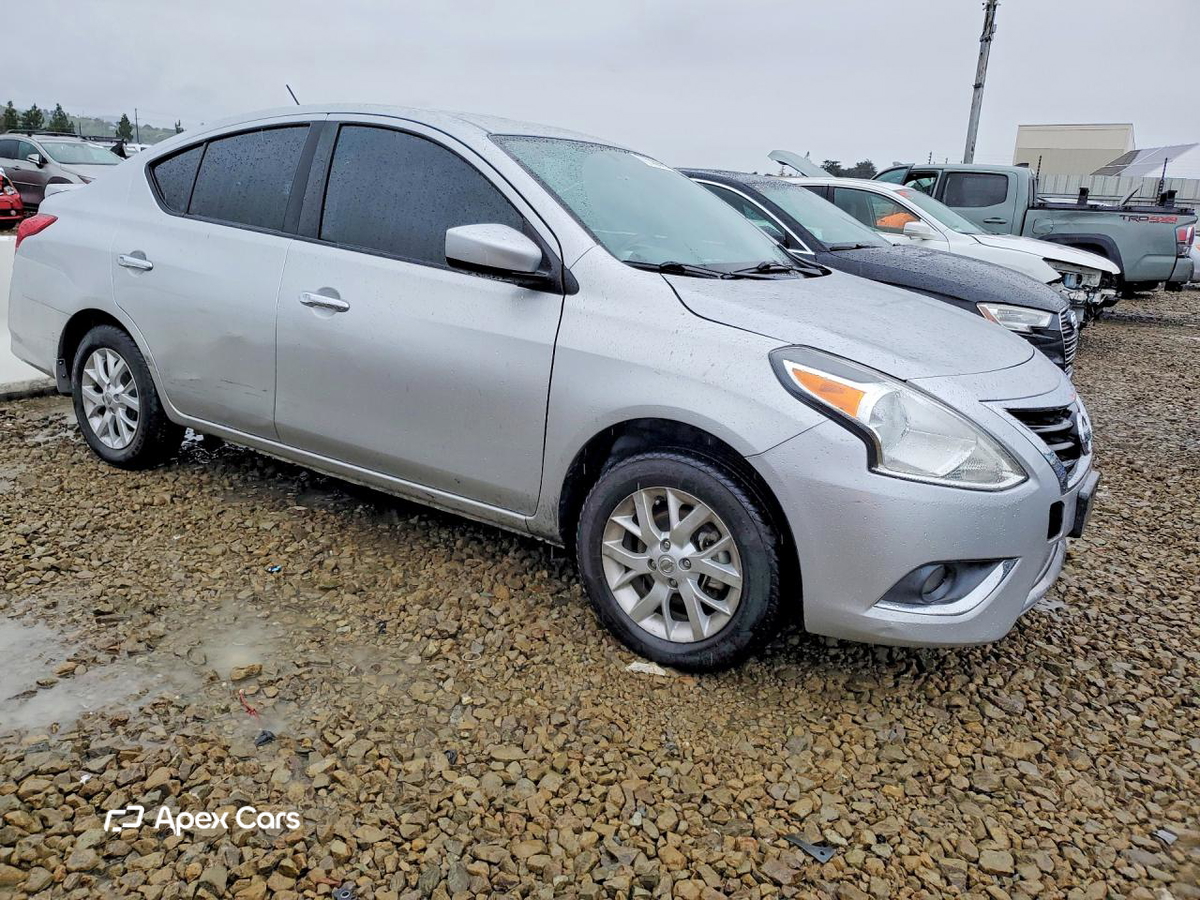 Nissan Versa 2018