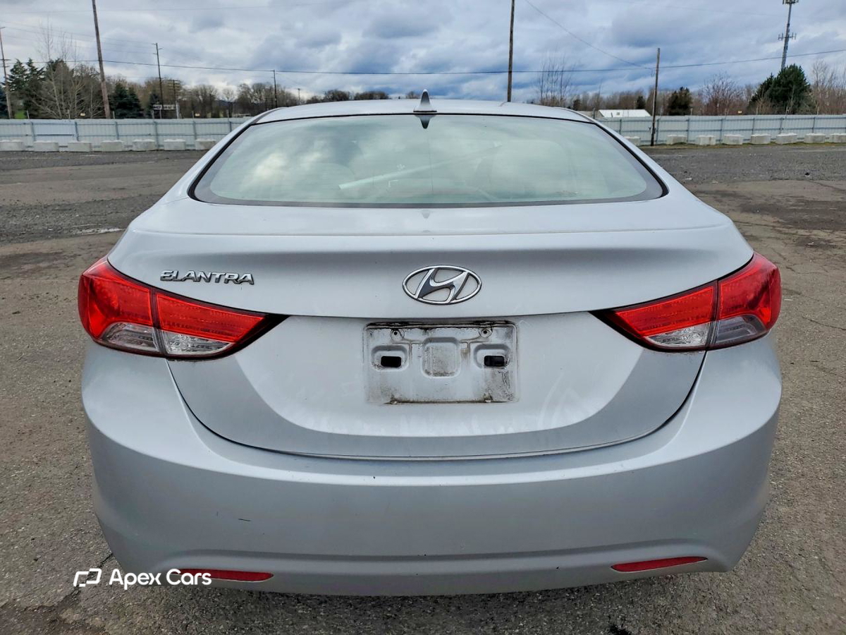 Hyundai Elantra 2012