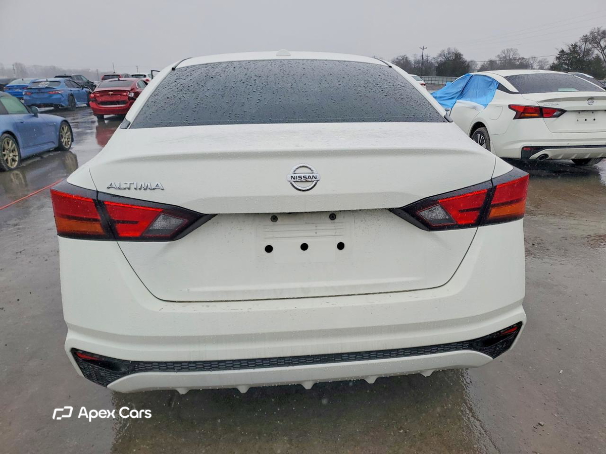 Nissan Altima 2020