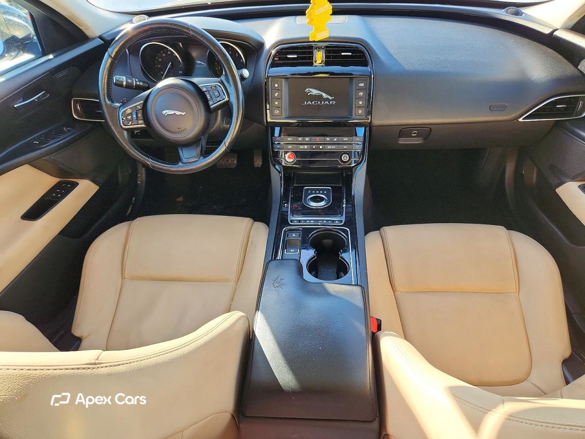 Jaguar XE 2017